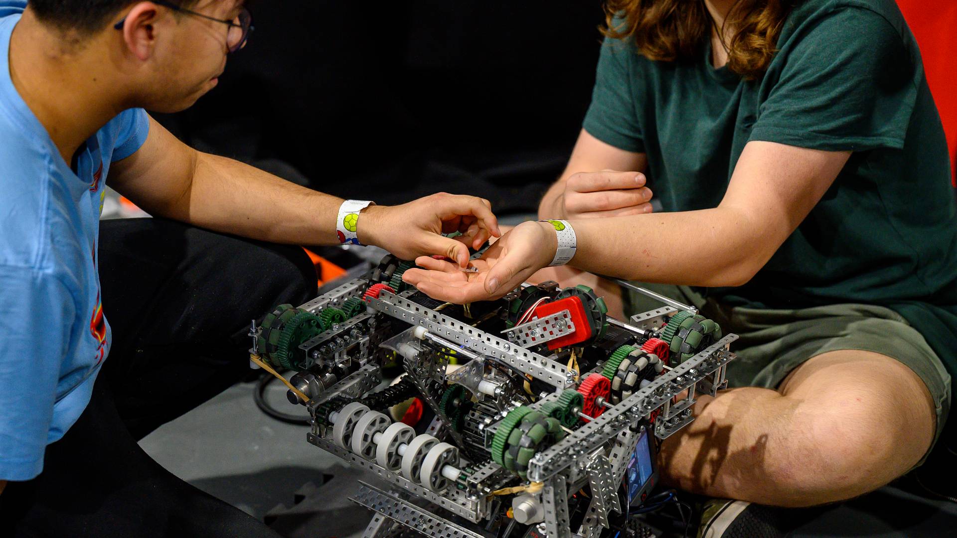 Team Working on Robot